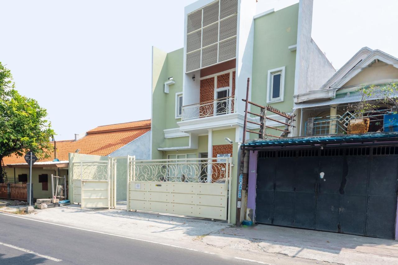 Oyo 3706 Griya Tentrem Syariah Lamongan Exterior photo